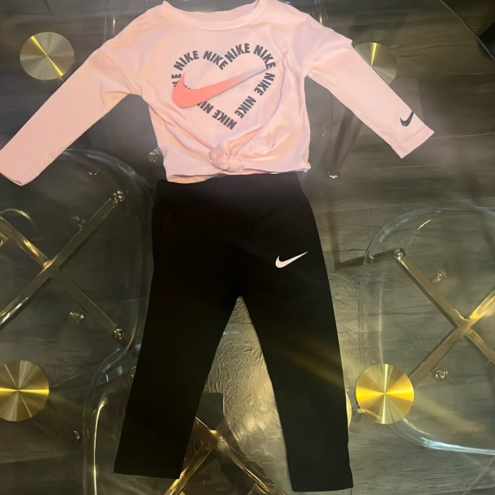 3T toddler girl
Nike set